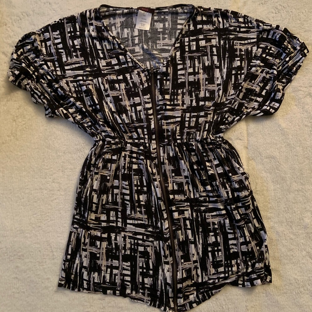 Women’s zip up shirt